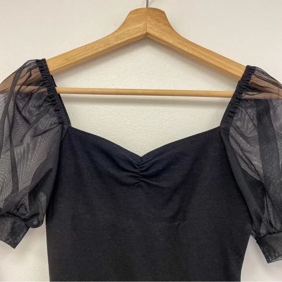 MADE TO STAND OUT BLACK MESH PUFF SLEEVE BODYSUIT - Picture 3 of 7